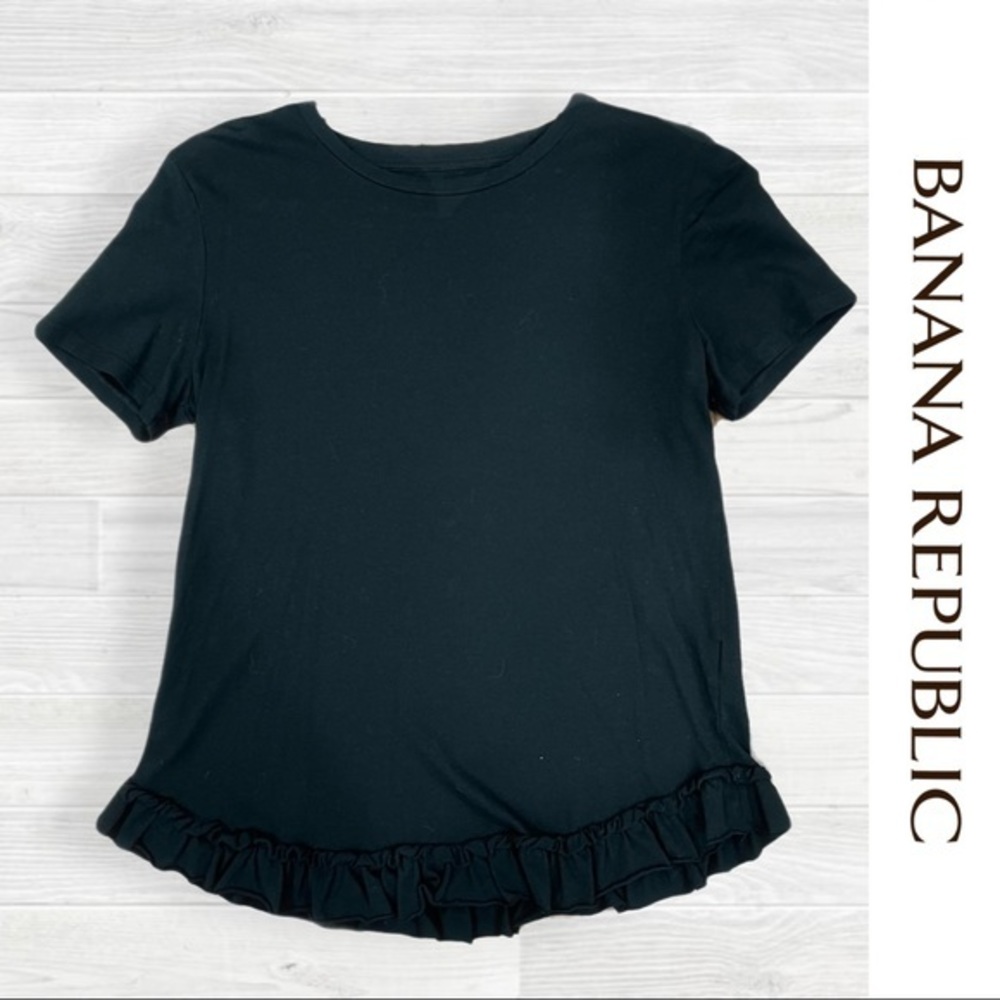 Banana Republic | Designer Tee | Medium